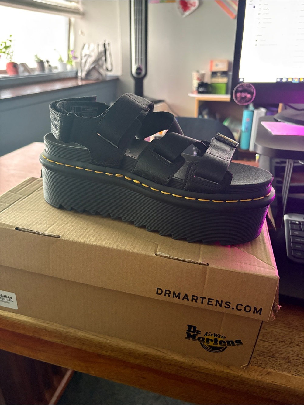 Dr. Marten Kimber ll strapped platform sandals